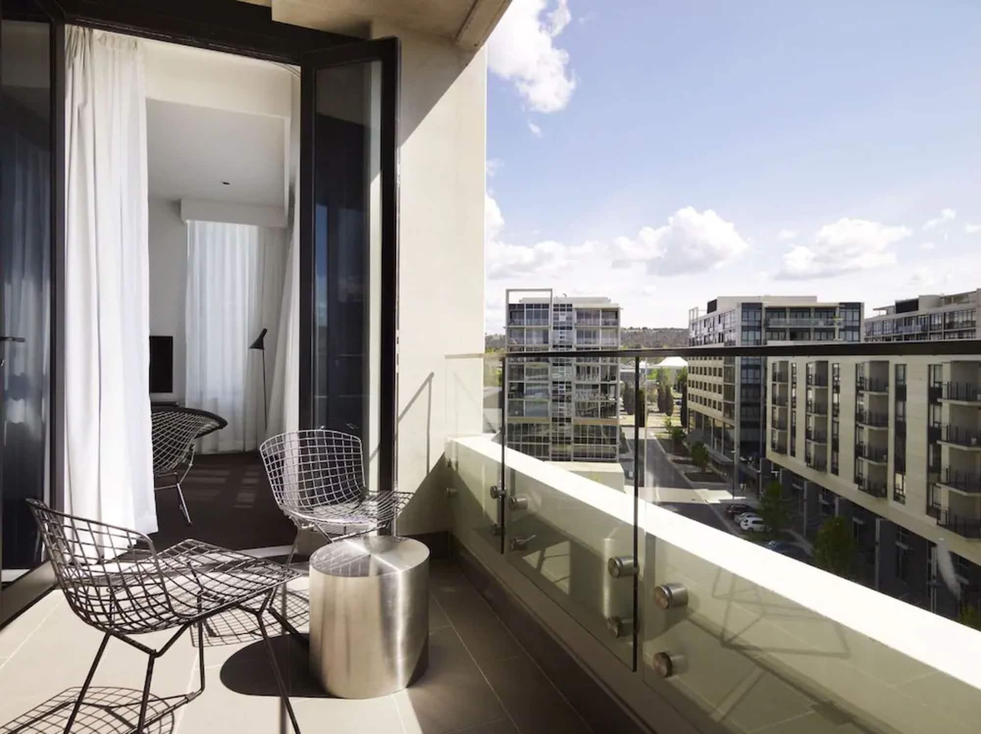 Burbury Hotel Canberra Exterior photo